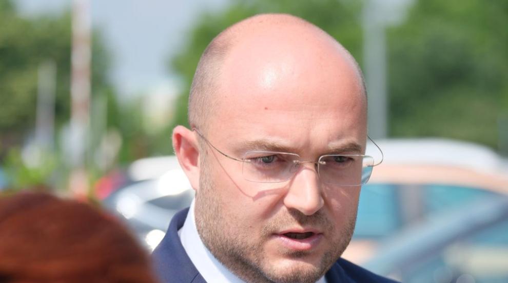 Министърът на правосъдието иска наказания за четирима нотариуси